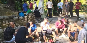 Manfaatkan Hari Libur, Bupati Andi Rahim Kunjungi Kawasan Wisata Air Panas Pincara