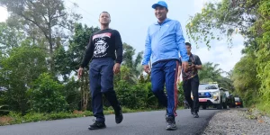 Pantau Fasilitas Infrastruktur, Bupati Jalan Kaki Susuri Kawasan Wisata Permandian Air Panas Pincara
