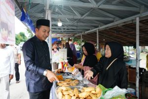 Masya Allah! Bupati Luwu Utara Borong Takjil, Ringankan Beban Warga Jelang Buka Puasa