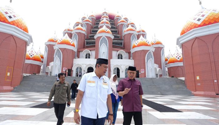 Perbaikan Masjid 99 Kubah Dilakukan Bertahap, DPRD Sulsel Tinjau Lapangan