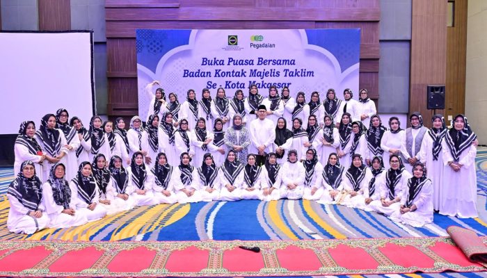 Aliyah Mustika Ilham Dorong Penguatan Peran Majelis Taklim dalam Buka Puasa Bersama BKMT Makassar