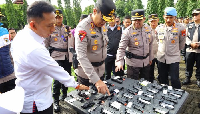 Kapolda Sulsel Pimpin Apel Pengecekan Senjata Api Serentak serta Penyambutan Personel Brimob BKO Polda Aceh
