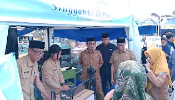 Bupati Soppeng Tinjau Pos CERIA Pelayanan KIA di Pasar Ramadhan SUKSES 2026 Permudah Orang Tua Urus Kartu Identitas Anak