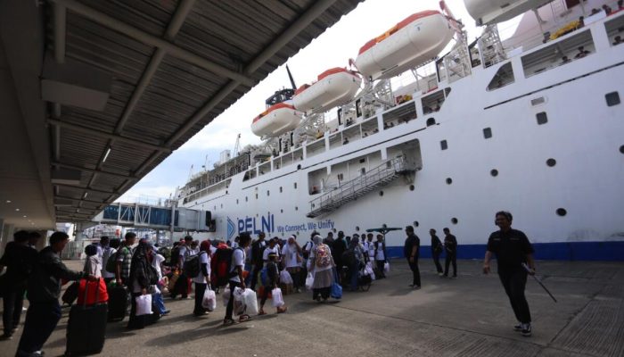 H-5 Lebaran 2026, Pelindo Regional 4 Catat 308.473 Penumpang Kapal Laut