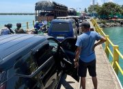 Arus Balik Membludak, Antrean Kendaraan di Pelabuhan Bajoe Tembus 1 Kilometer