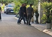 Akhirnya Rismon Sianipar Sambangi Rumah Jokowi di Tengah Upaya Restorative Justice