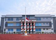 Bendera Setengah Tiang Dikibarkan, Bentuk Penghormatan Kanwil Kemenkum Sulsel Kepada Mendiang Try Sutrisno