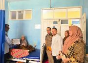 Sinergi Pelayanan, Disdukcapil Luwu Utara Serahkan Dokumen Kependudukan Langsung di Rumah Sakit