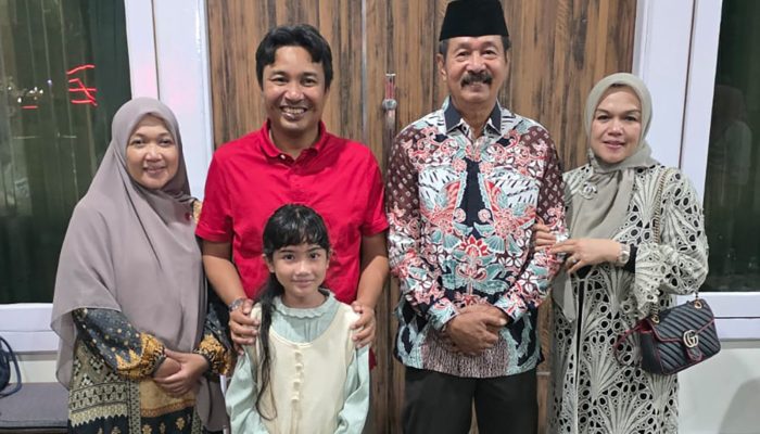 Momentum Idulfitri: Mantan Bupati Lutra Kunjungi Kediaman Dinas Andi Abdullah Rahim