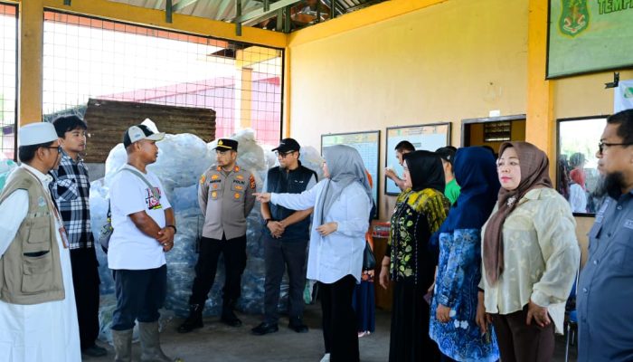 Fatmawati Rusdi Tinjau TPS3R Sidrap, Tekankan Edukasi Sampah