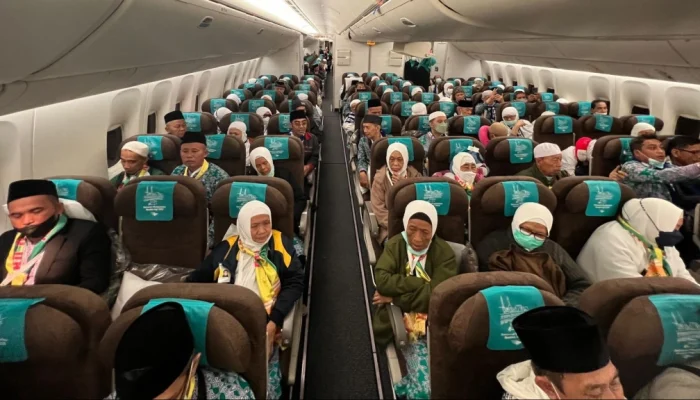 Perhatikan! Ini Hal yang Boleh dan Dilarang Dilakukan Jemaah Haji Selama Penerbangan di Pesawat