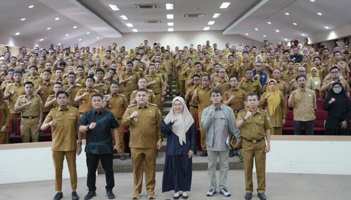 Wali Kota Makassar Minta Camat-Lurah Atur Ulang Jam Angkut Sampah, Targetkan Kota Lebih Bersih