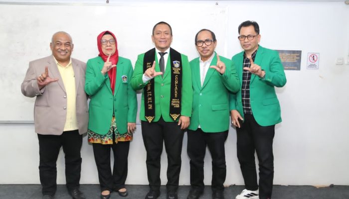 Lulus S2 Cumlaude, Bupati Lutim Buktikan Pemimpin Tak Berhenti Belajar