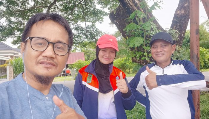 Pastikan Kebersihan Fasilitas Publik, Kepala Disporapar Pantau Langsung Pembenahan Lapangan Tamsis Masamba
