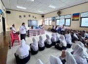 Bijak Bersosial Media, Kemenkum Sulsel Bekali Ratusan Pelajar SMPN 1 Masamba dengan Literasi Digital