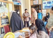 Pastikan Layanan Tetap Berjalan Saat WFH, Bupati Luwu Utara Pantau Langsung Pelayanan di Disdukcapil