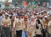 Ribuan Warga Padati Jalur Dua Masamba, Bupati Lepas Jalan Sehat HUT ke-27 Luwu Utara
